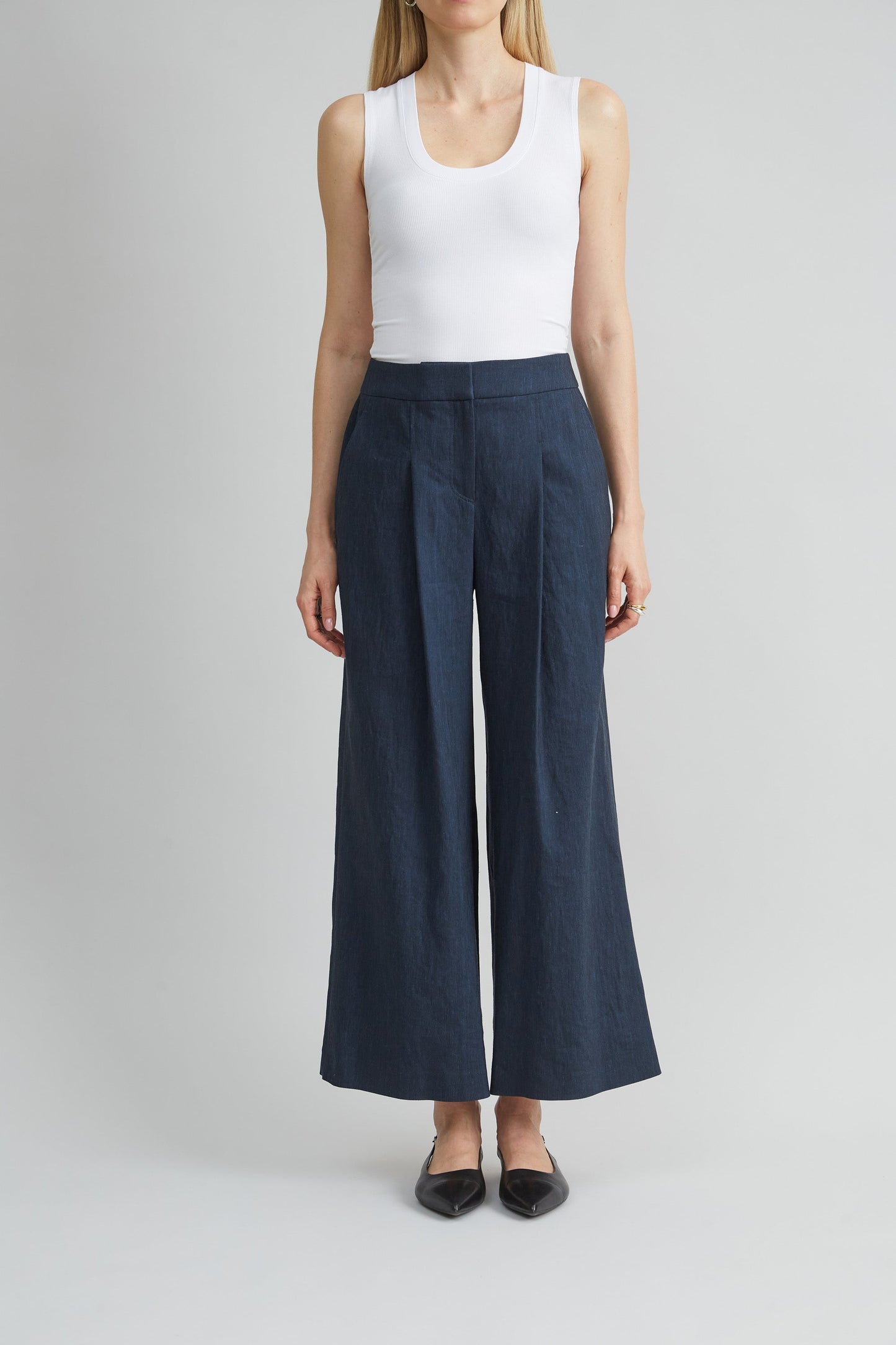 Pleated Linen Pant