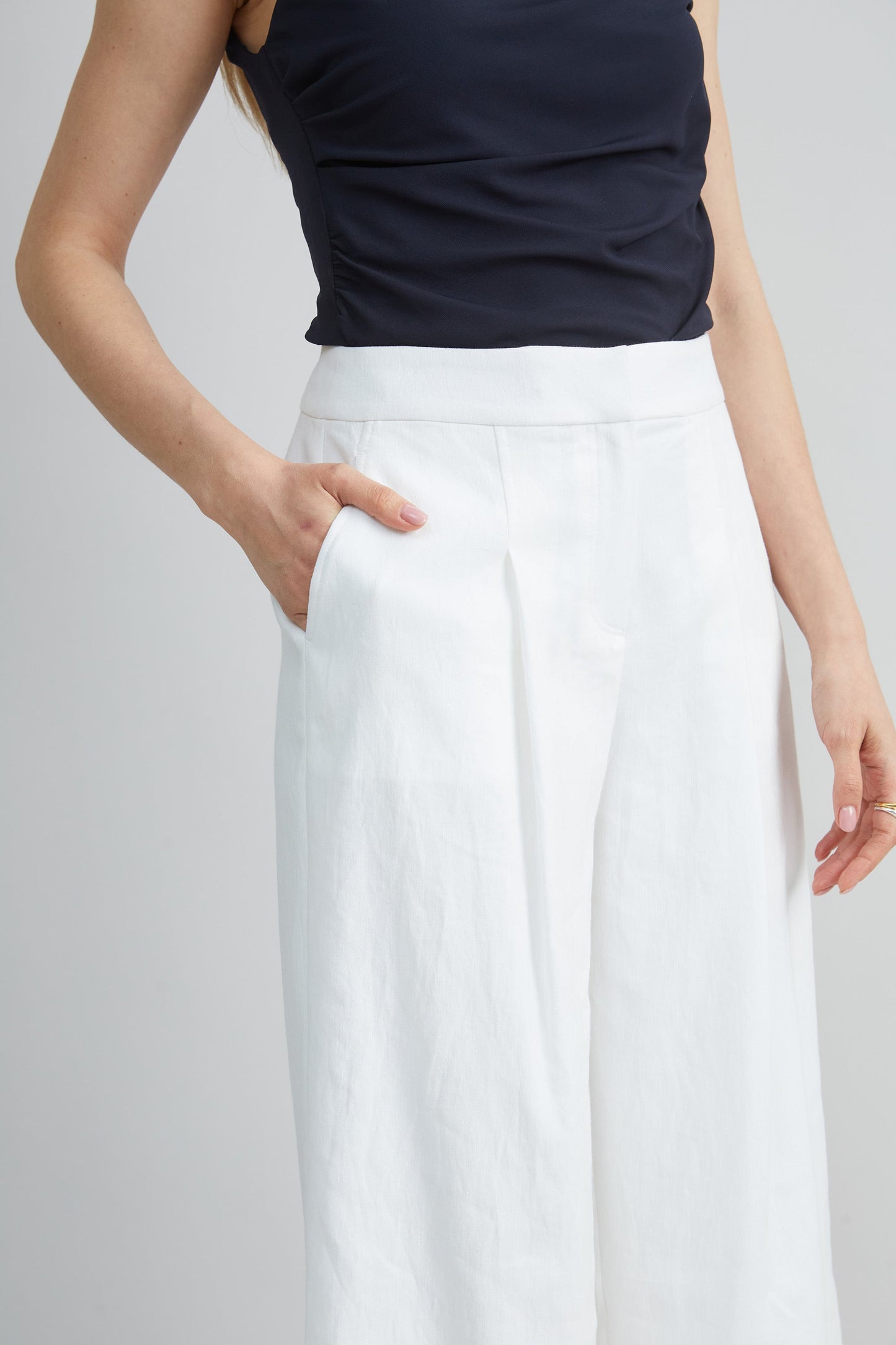 Pleated Linen Pant