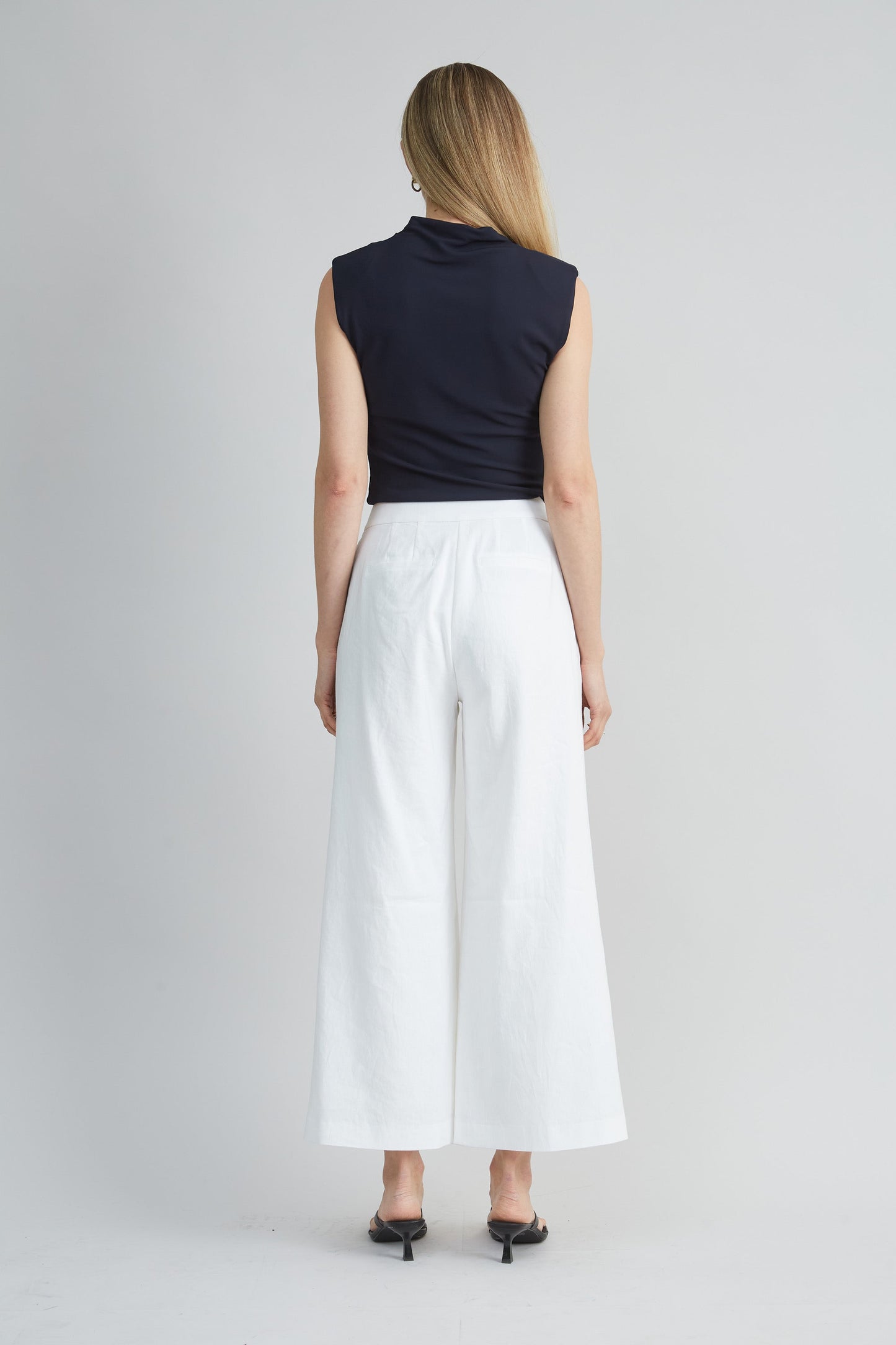 Pleated Linen Pant